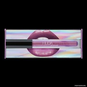 HUDA BEAUTY LIP STROBE IN FEARLESS